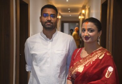 दीपक प्रकाश की पत्नी भी बनना चाहती हैं मंत्री? साक्षी मिश्रा के बयान के बाद सियासी चर्चा तेज