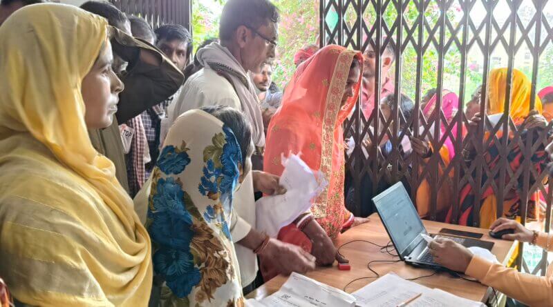 गेहूं के बीज के लिए ई किसान भवन में उमड़ा किसानों का सैलाब,गेहूं के साथ मक्का का बीज लेना जरुरी