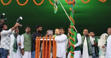 महाराजगंज में नहीं पहुंचे तेजस्वी, लोग करते रहे इंतजार,वीडियो कांफ्रेंसिंग के माध्यम से लोगों को किया संबोधित