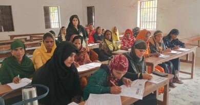 भगवानपुर हाट के 13 केंद्रों पर आयोजित हुई बुनियादी साक्षरता परीक्षा