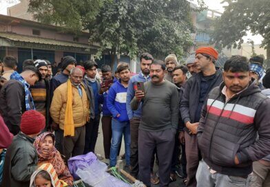 सहाजितपुर में एक युवक की चाकू से गोदकर हत्या, पुलिस ने परिजन के बिना अनुमति का कराया पोस्टमार्टम