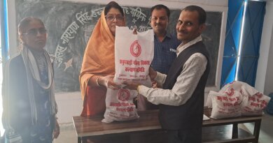 निक्षय मित्र योजना:डाॅ अंजू सिंह ने छपरा के 35 जबकि एकमा के 20 टीबी मरीजों के बीच फूड पैकेट का किया वितरण