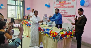 जनसंख्या संतुलन के नायकों का सीएस डॉ. राजकुमार चौधरी ने किया सम्मान